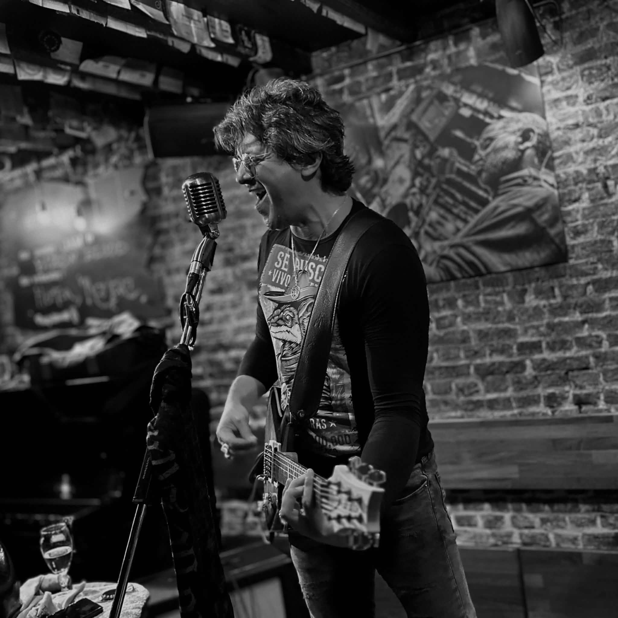 Bizon Blues Concert: Héctor Romero (MEX)