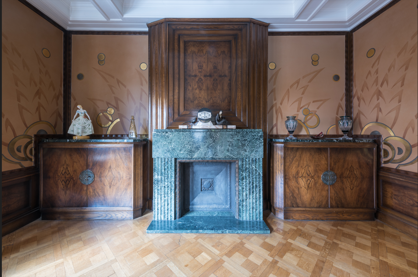 Visites en FR - L'hôtel Riez, une perle du quartier maritime, à Molenbeek-Saint-Jean