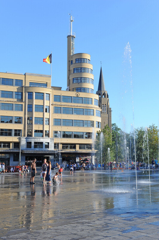 Menaces sur le Maelbeek : des luttes aux victoires urbaines — A l’entrée du Parc Léopold, au coin de la rue Belliard et de la chaussée d’Etterbeek