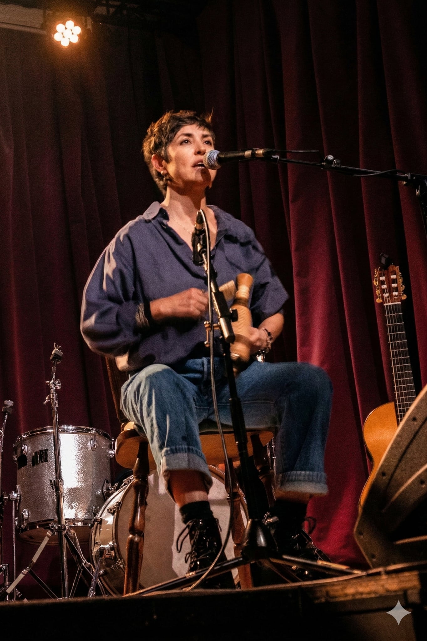 Ana Vaga Cantautor Mexico, Guitar: Luca Isolani — Art Base