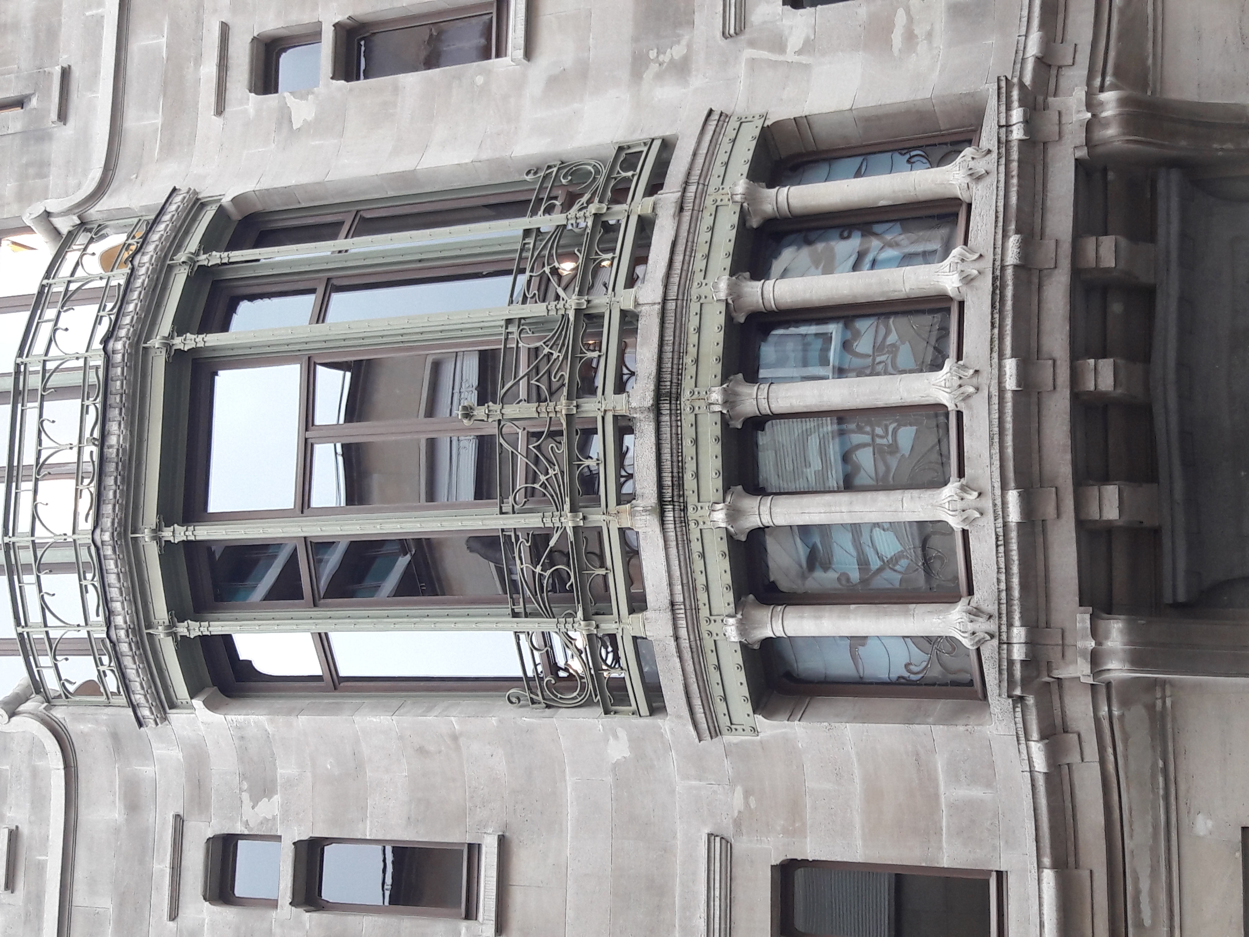 Brussels : Capital of Art Nouveau — Corner of Avenue Louise and rue du Bailli