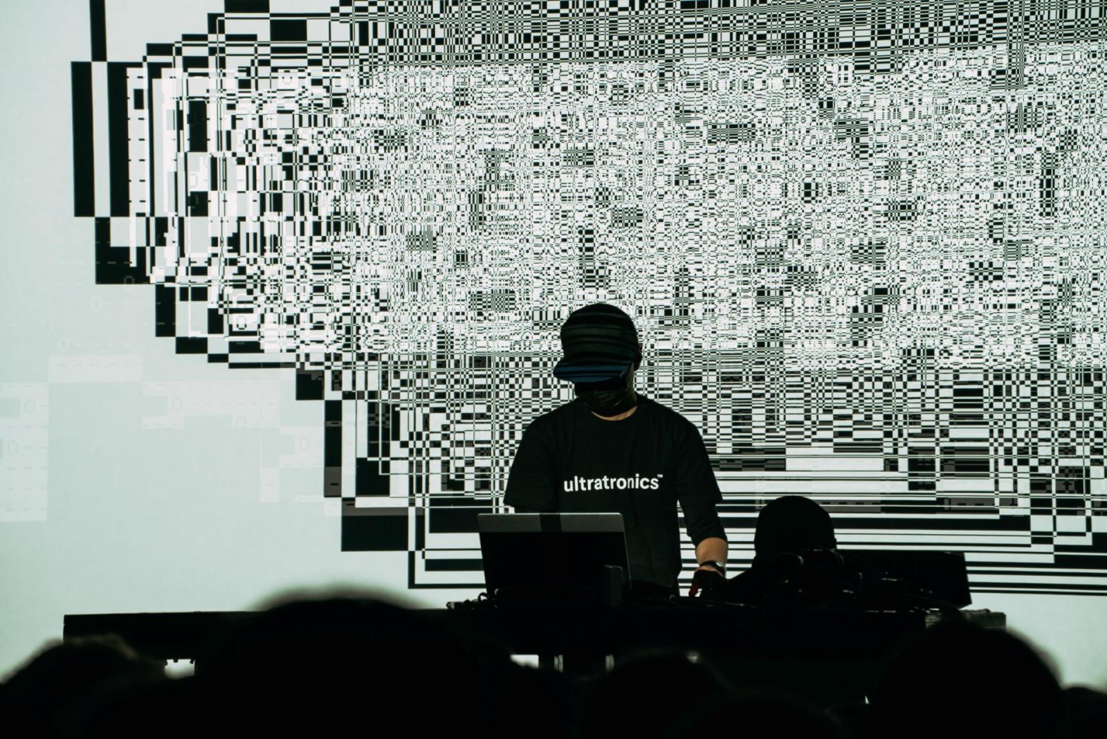 Ryoji Ikeda - Ultratronics [Live Set] | Visit Brussels