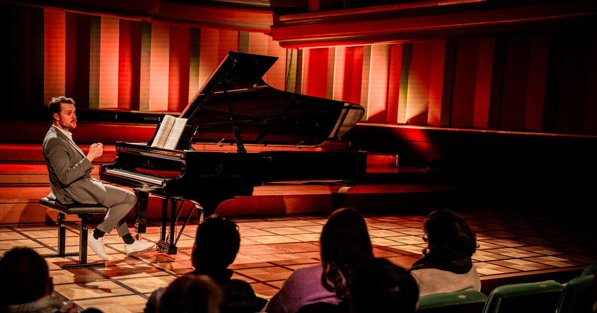 Dvořák Deconstructed