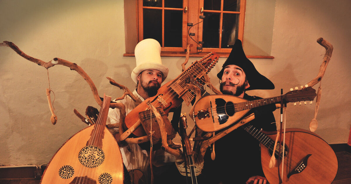 Les Grandes Moustaches – Musiques Bavardes