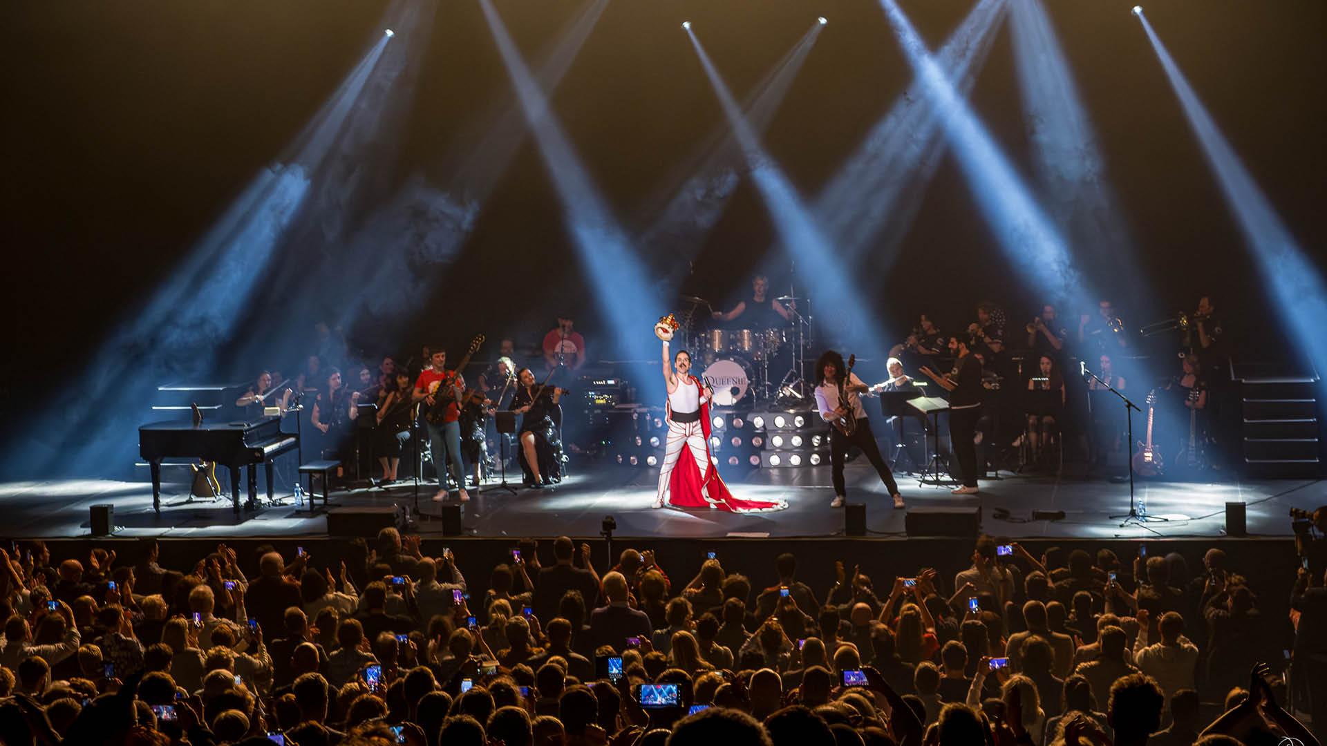2000 voices for QUEEN SYMPHONIC — Forest National