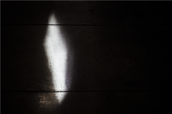 Tears into Light door IMAGO MUNDI