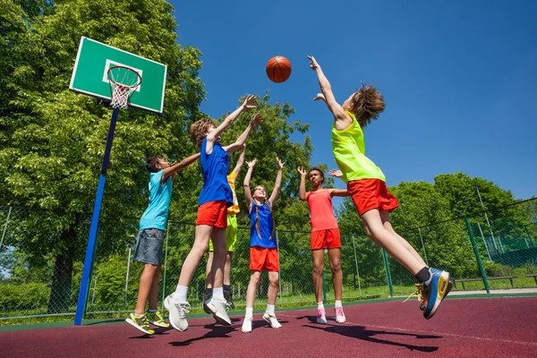 Balls & Skills — Sportzaal Nelson Mandela