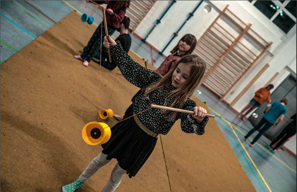 Workshop Multicircus. — Gemeentelijke Openbare Bibliotheek Sint-Agatha-Berchem