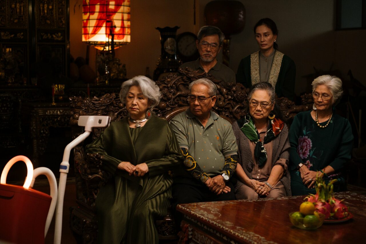 Expat Cinema : A Useful Ghost