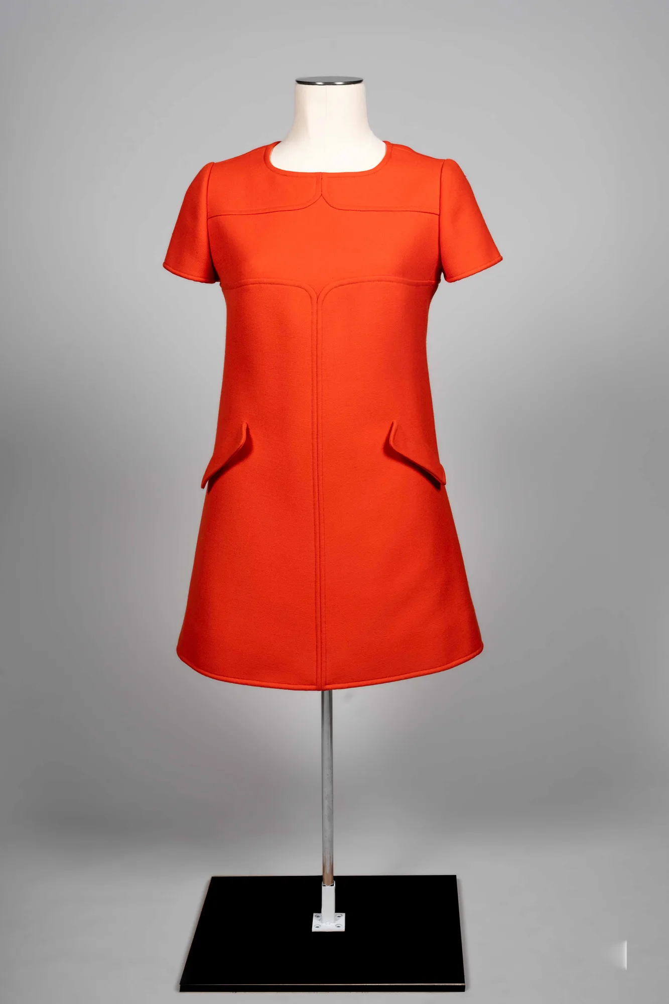 N°38 : Simplicities — Fashion & Lace Museum