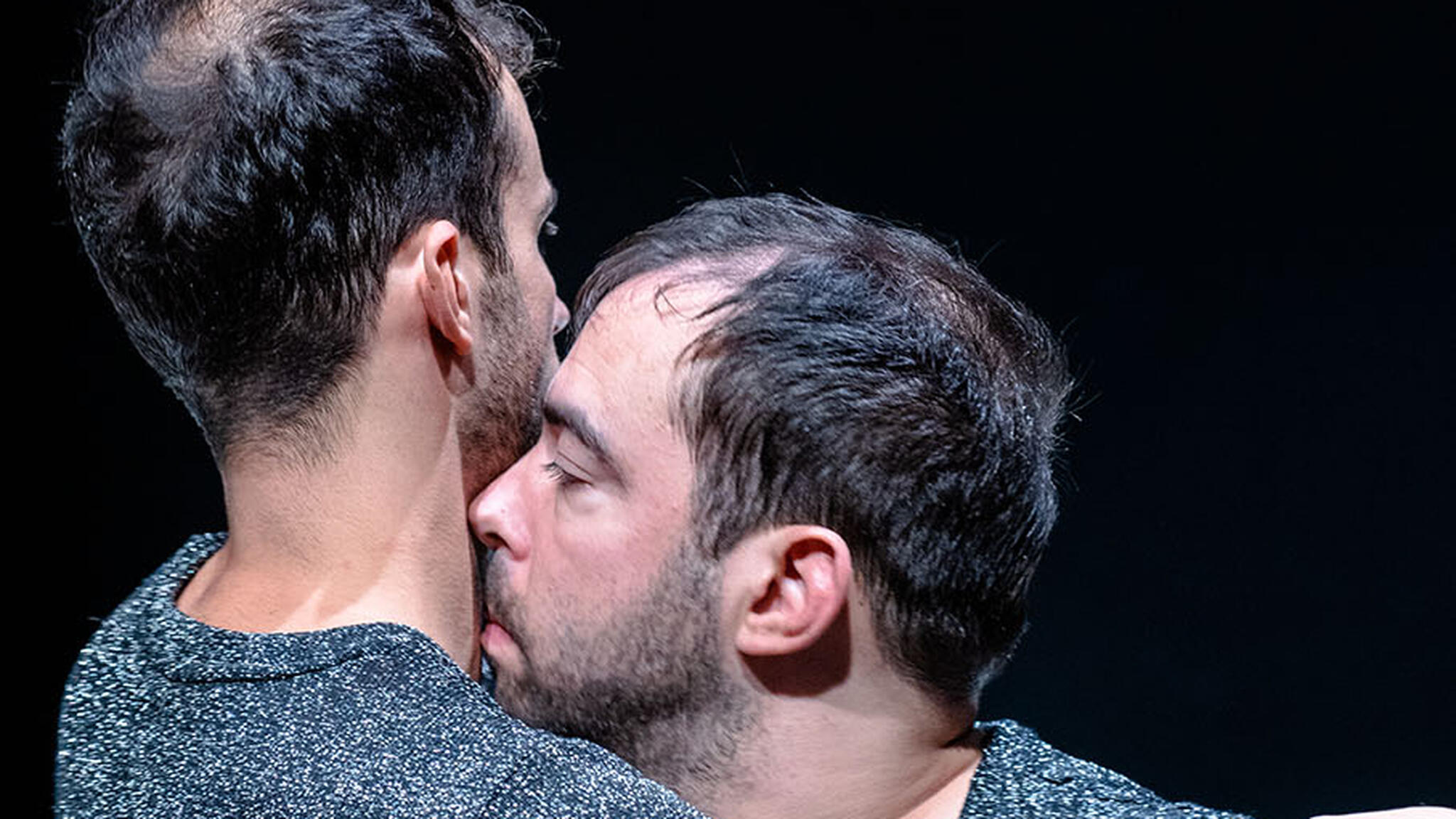 Une tentative presque comme une autre • Clément Papachristou Guillaume Papachristou — Théâtre National Wallonie-Bruxelles