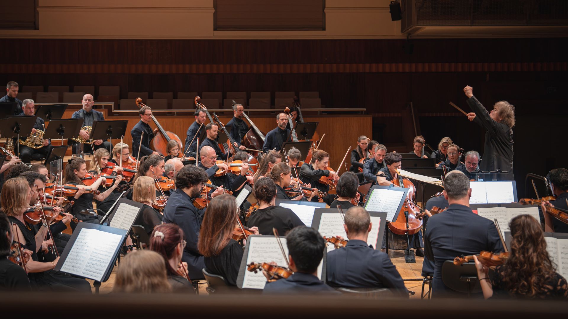 Brussels Philharmonic, Vlaams Radiokoor & Kazushi Ono — Flagey