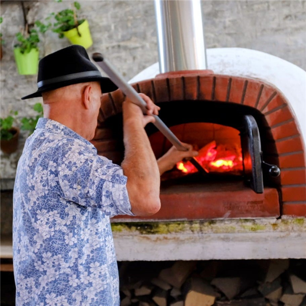 Neighborhood Pizza Oven 14.11