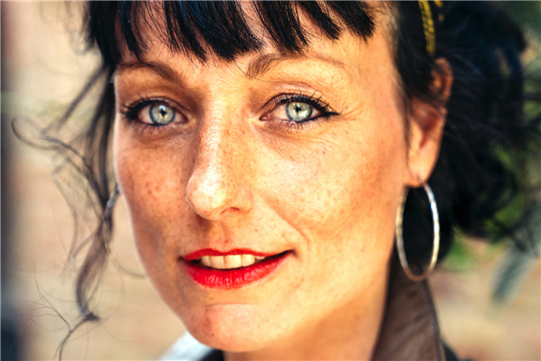 Lezing schrijfster Lara Taveirne