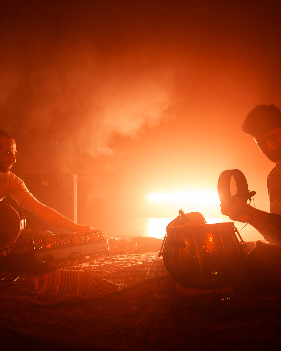 Music on a whim presenta Folk Futures con Sarathy Korwar & Cinna Peyghamy + Monopoly of Bells