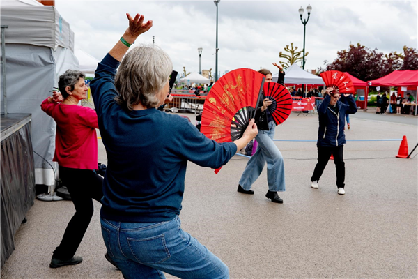 Tai Chi avec l'éventail : Carte GOLD