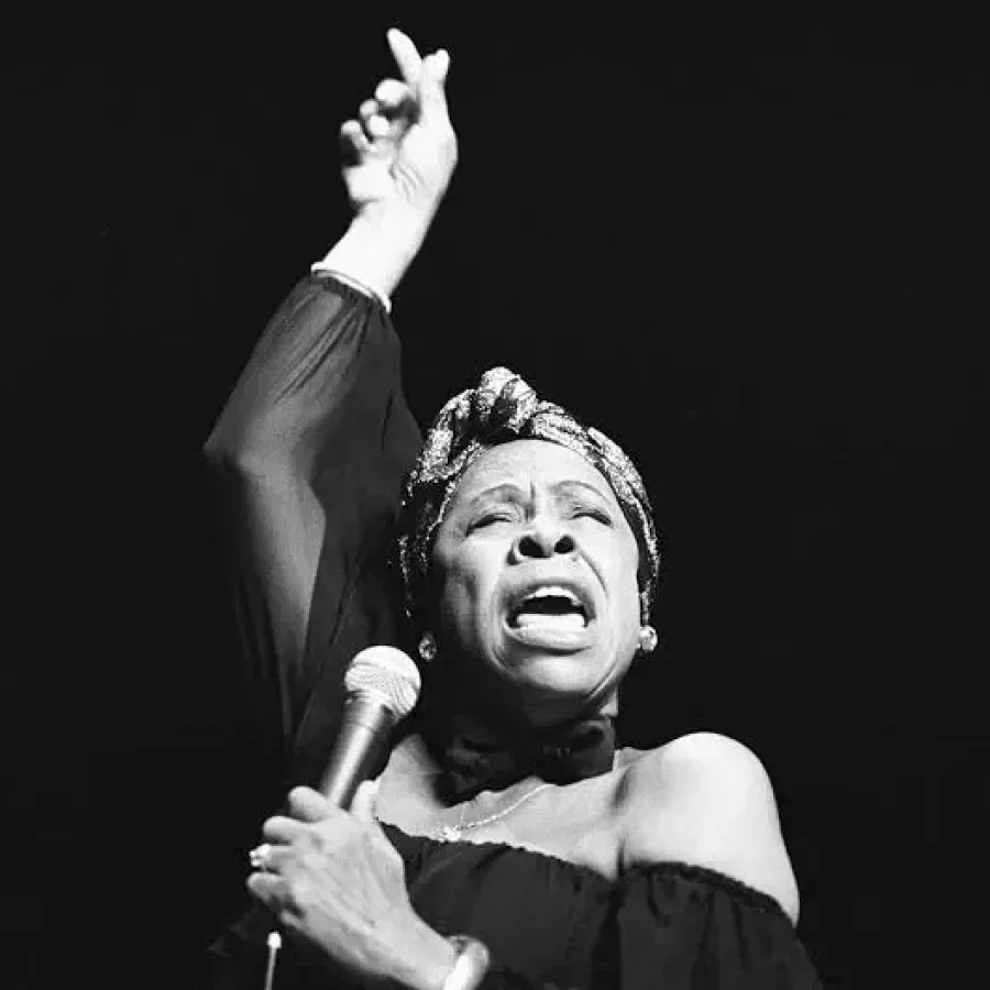 Nostalgia In Grand-Place : Pepa Niebla sings Betty Carter