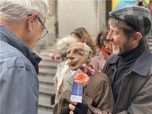 Accolage I Dites-le avec une fleur
