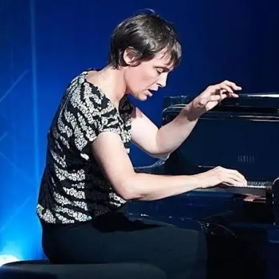 Key Time : Eve Beuvens