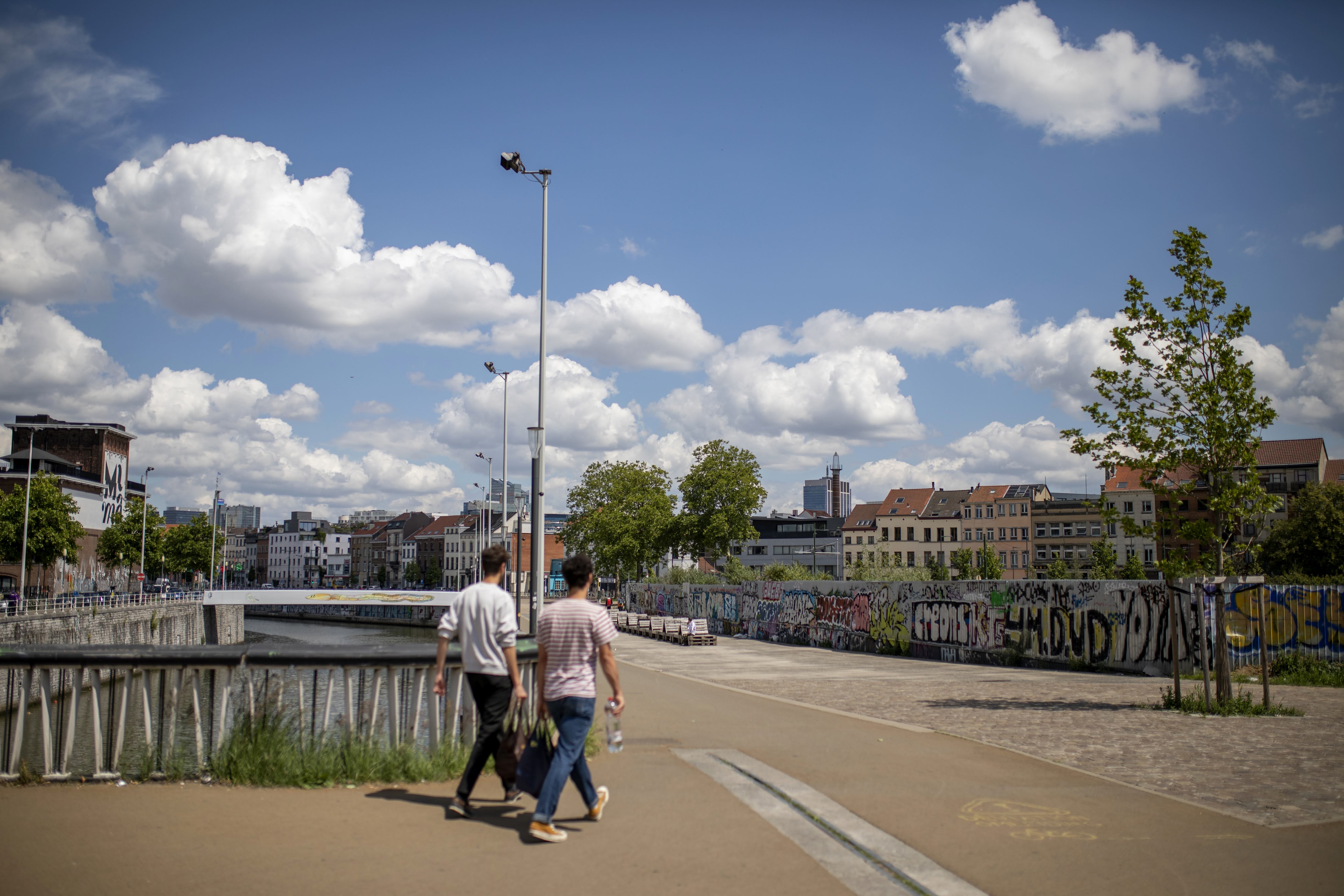 Living around the canal - South