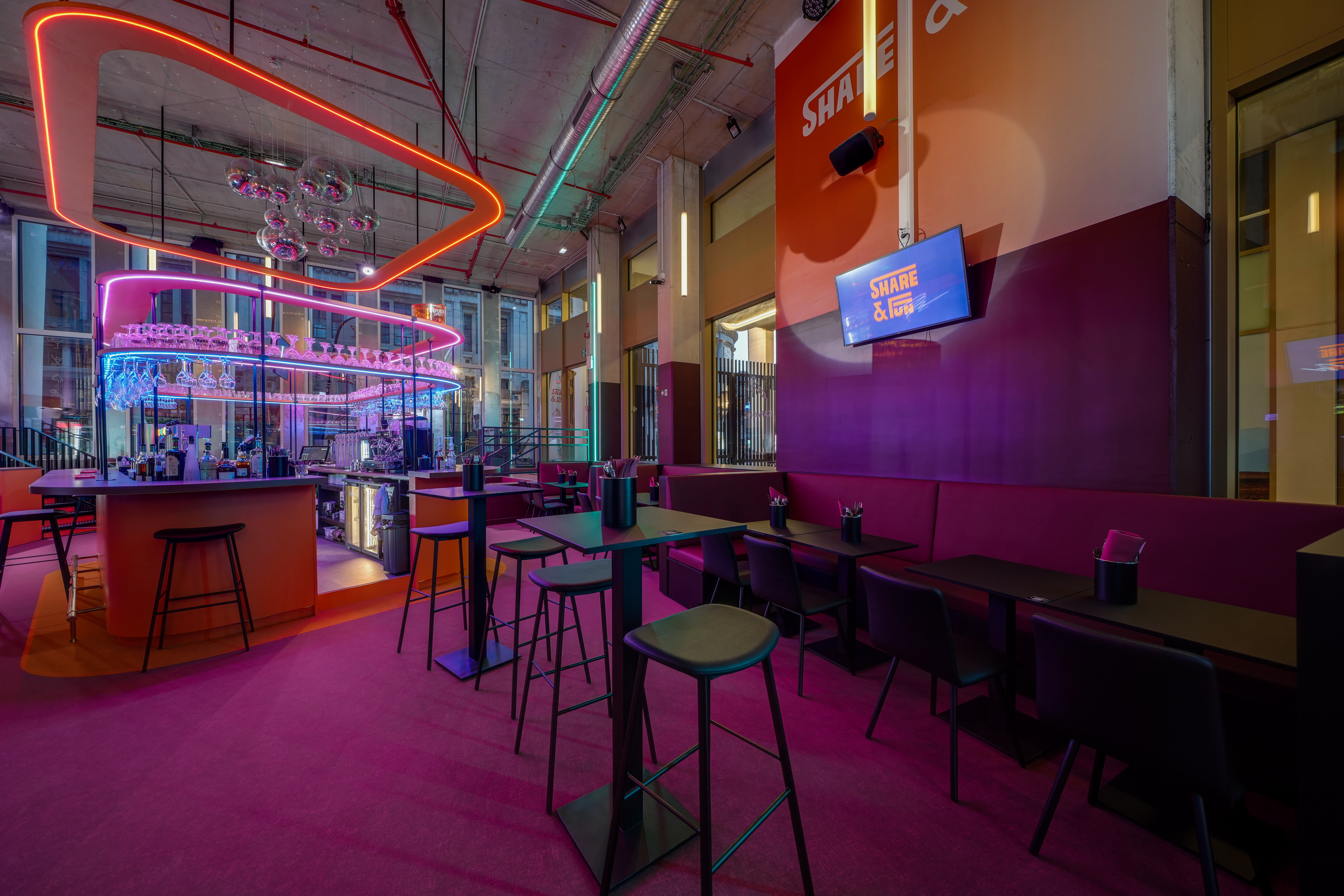 Happy Hour — Share & Fun