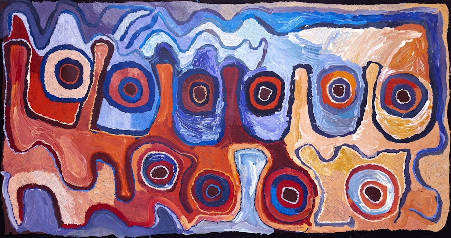 Peinture de l’artiste Angkaliya Curtis - Cave hill - 243 x 126 cm - 19-070. © Photo Aboriginal Signature Estrangin Gallery with the courtesy of the artists and Tjungu Palya Art.