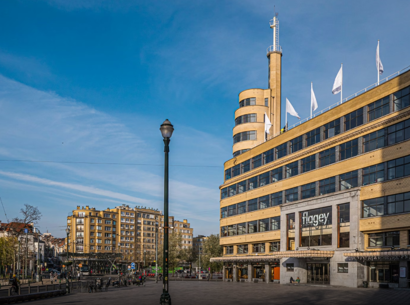 Flagey: pakketboot en geluidsfabriek