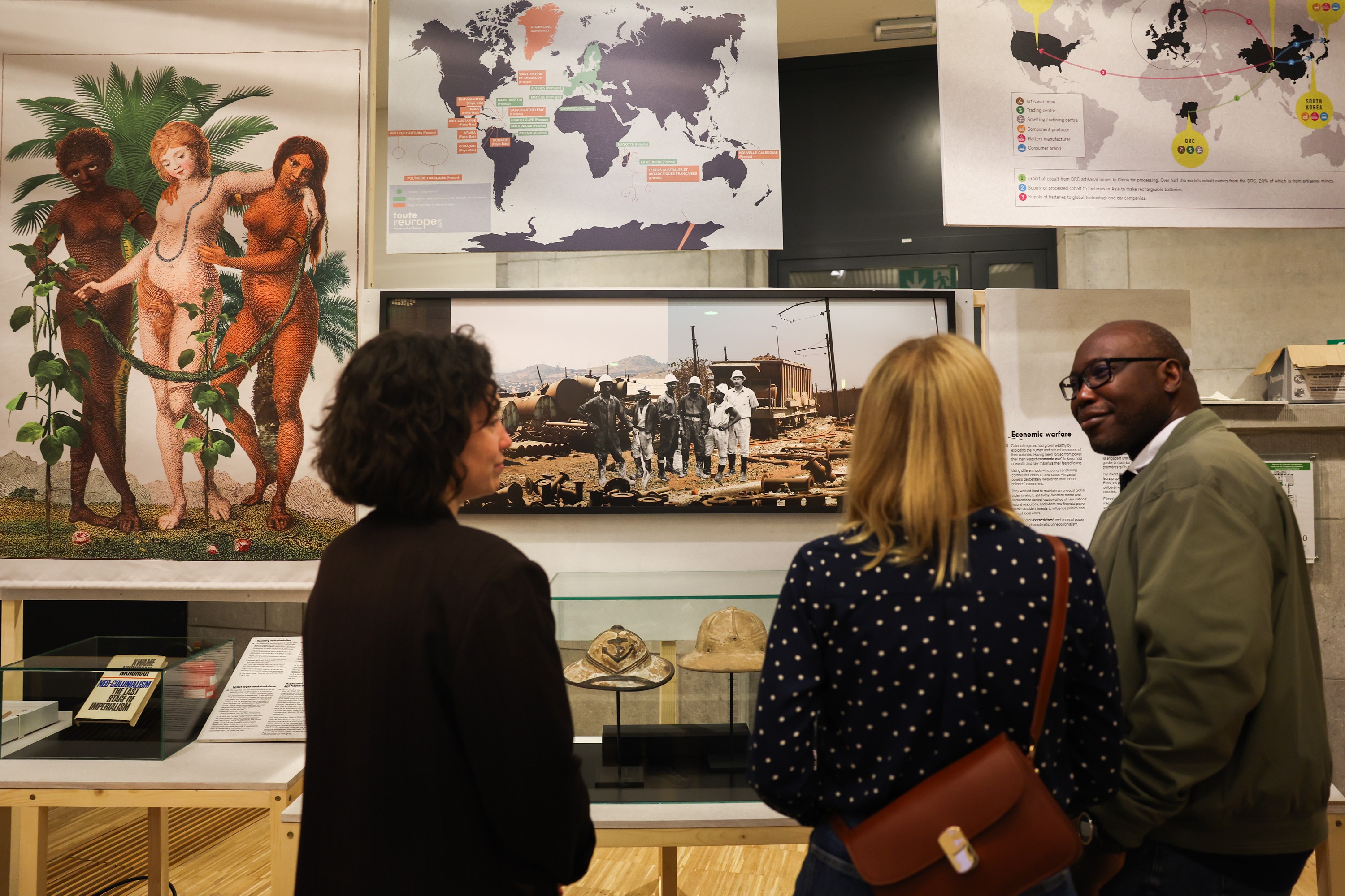 Postcolonial? guided tours for an intergenerational audience
