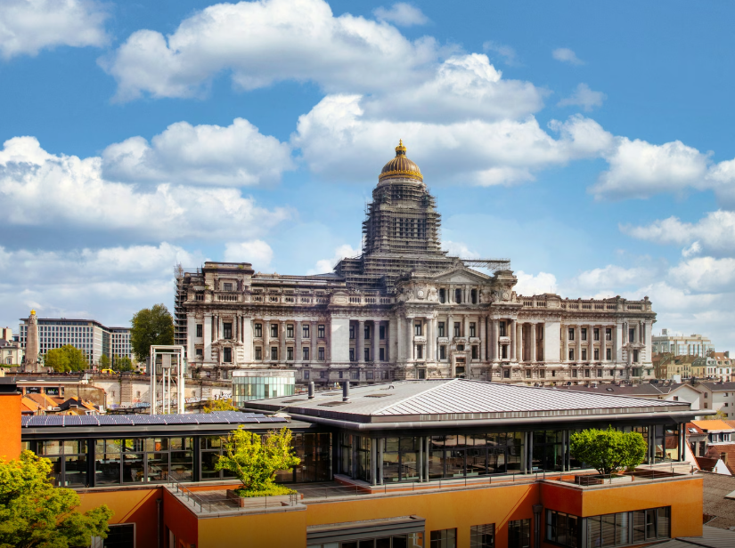 Palace of Justice: the largest courthouse in the world