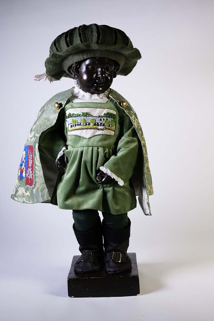 Dressing of Manneken-Pis — Manneken-Pis