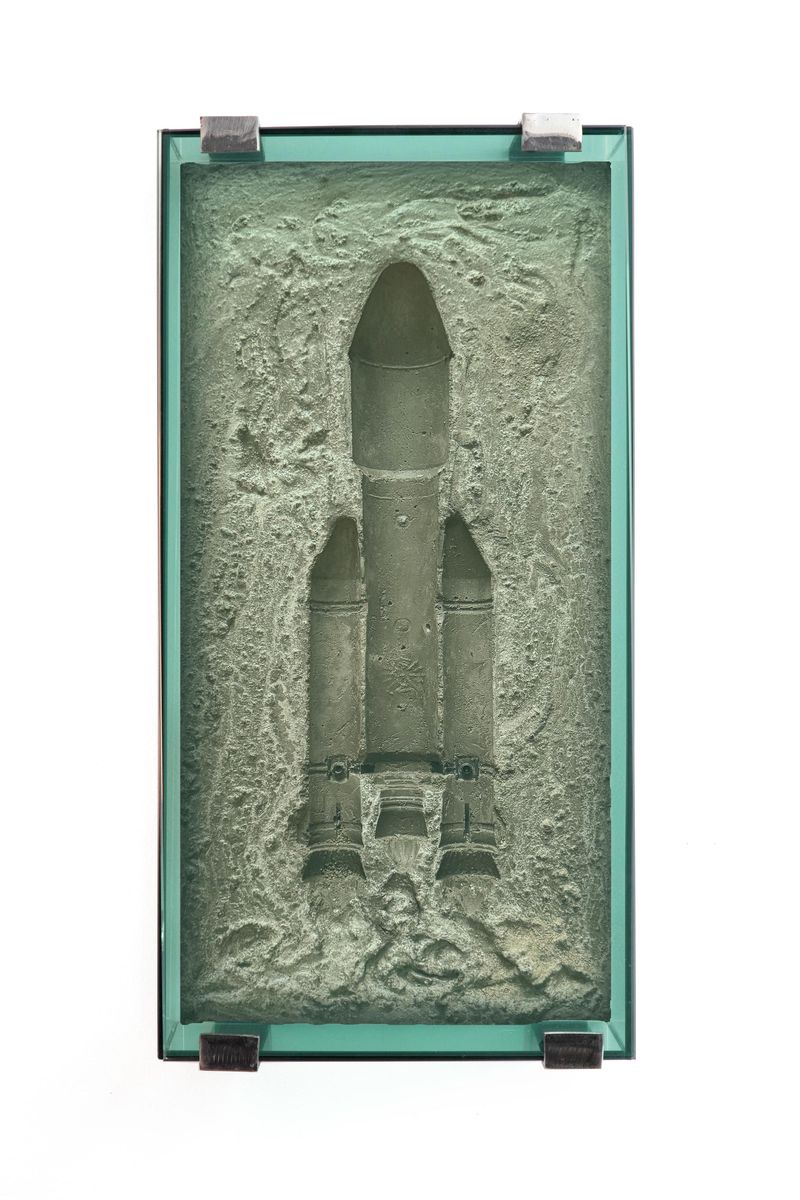 Romeo Gómez López, Odyssey, 2025. Concrete, glass, metal. 60 x 30 x 14 cm