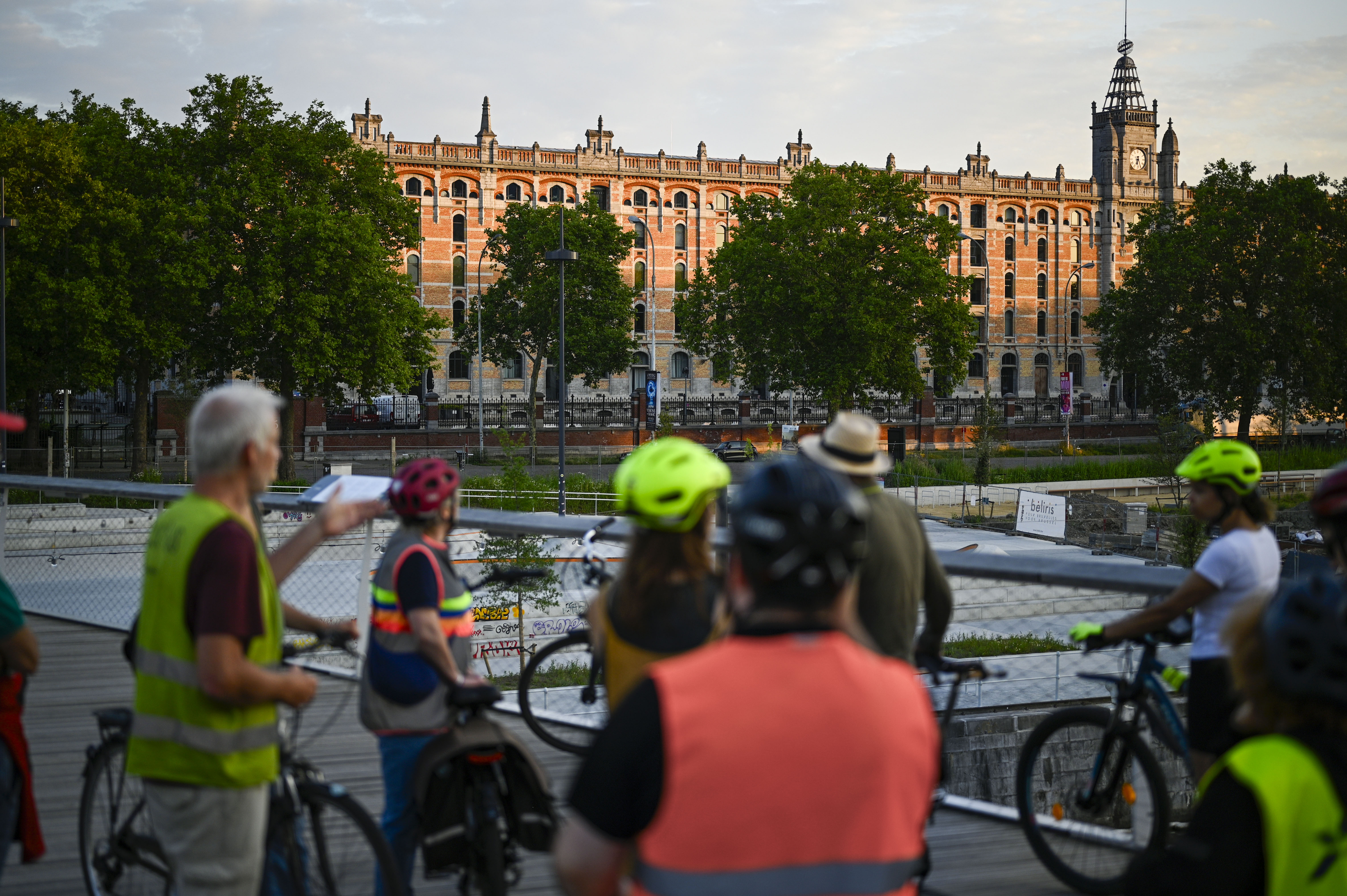 Tour d'été à vélo: Bruxelles à l'Aube