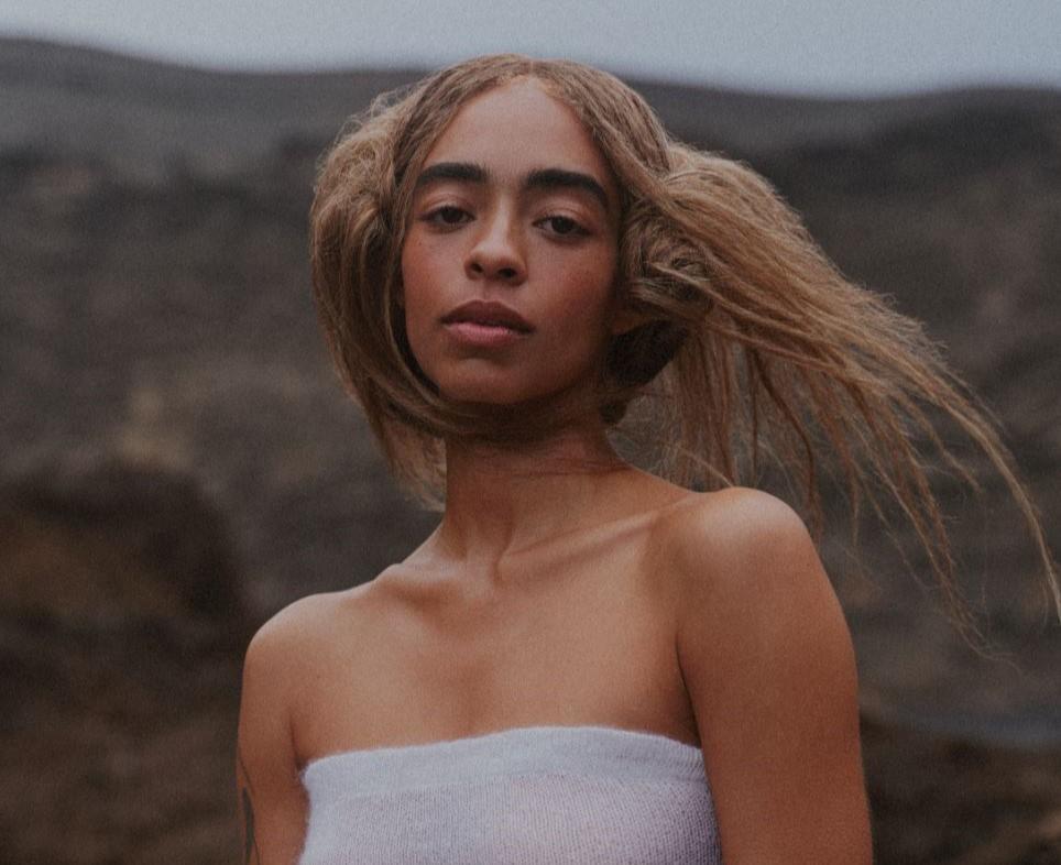 Kelsey Lu — Botanique