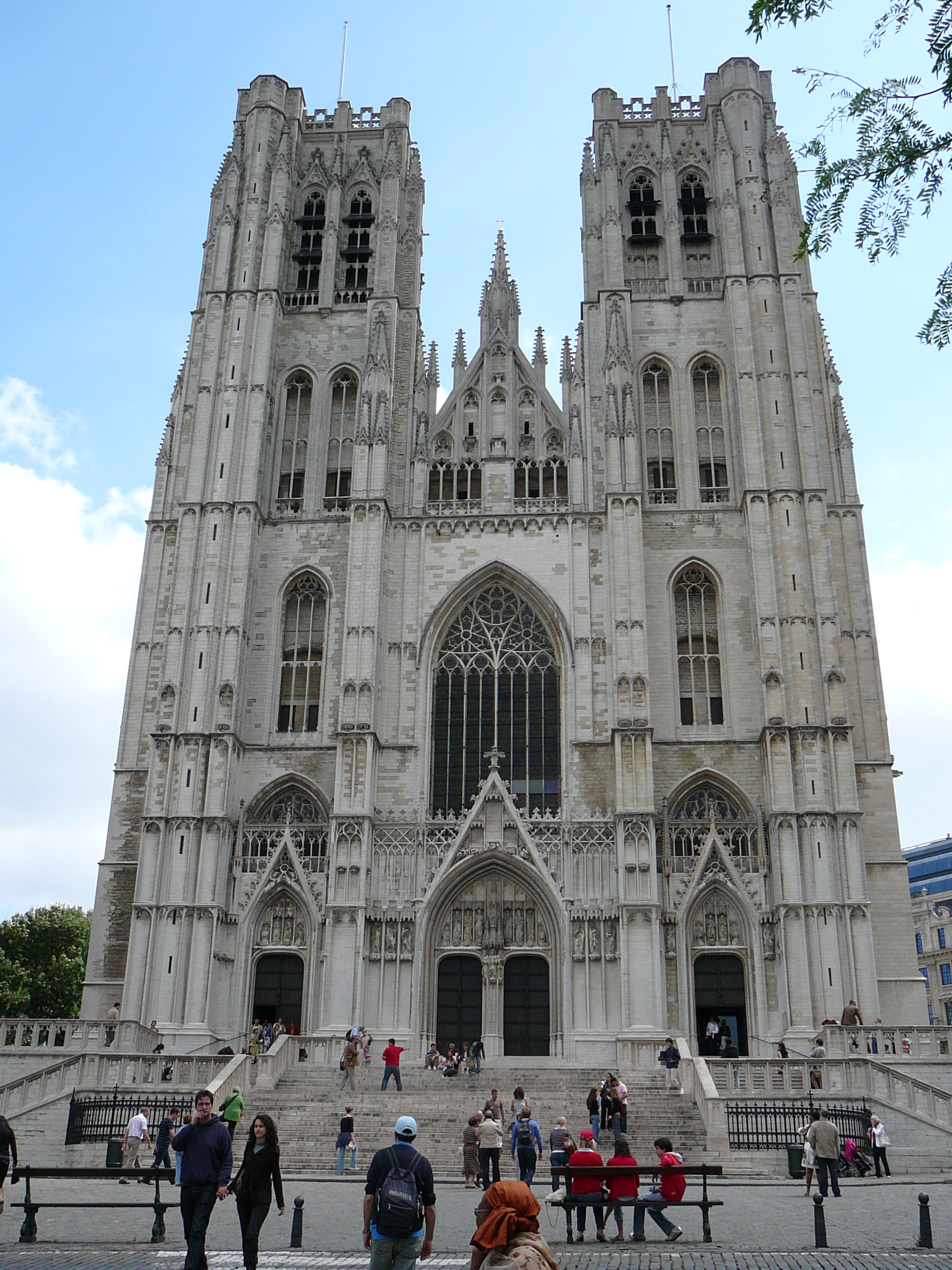 CHARLES QUINT ACCUEILLI À LA CATHÉDRALE DES SAINTS-MICHEL-ET-GUDULE — Grand-Place Brussels