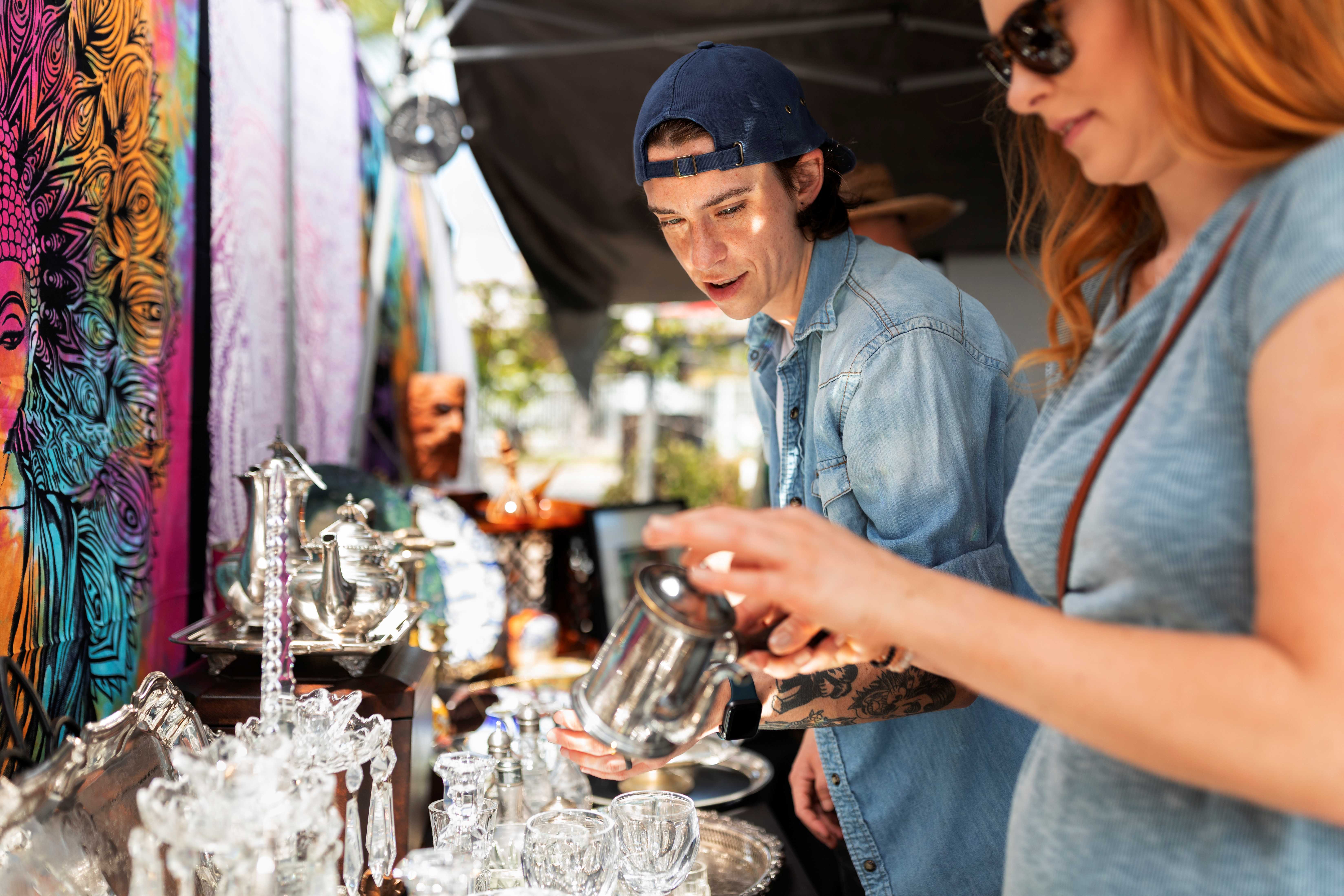 Great annual flea market Avenue du Karreveld