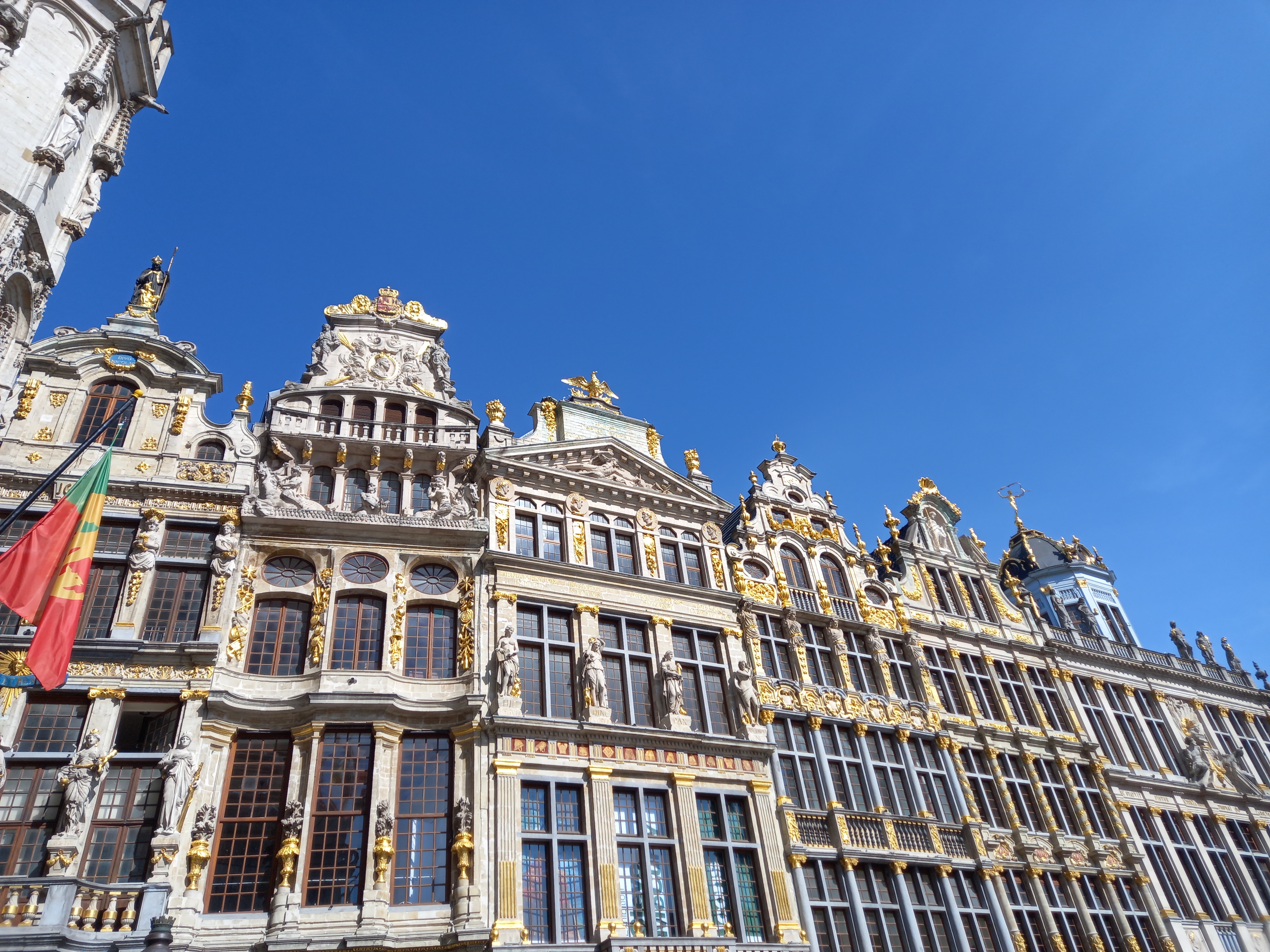 Der Große Markt ganz groß - Führung auf deutsch auf dem Grand-Place — Vor der Touristinfo im Rathaus, Grand-Place