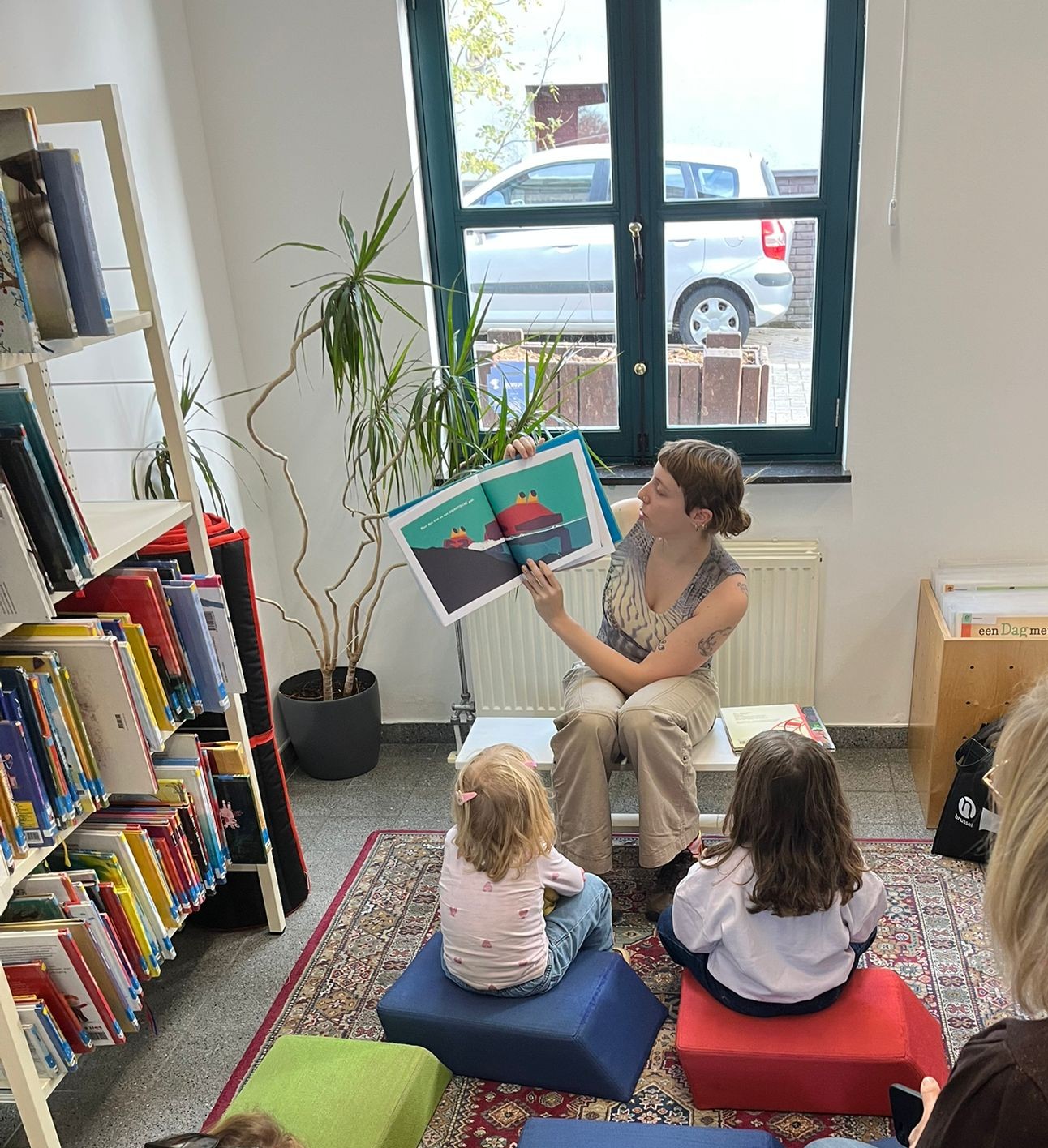 Voorleesmoment 4+ — Gemeentelijke Openbare Bibliotheek Sint-Agatha-Berchem