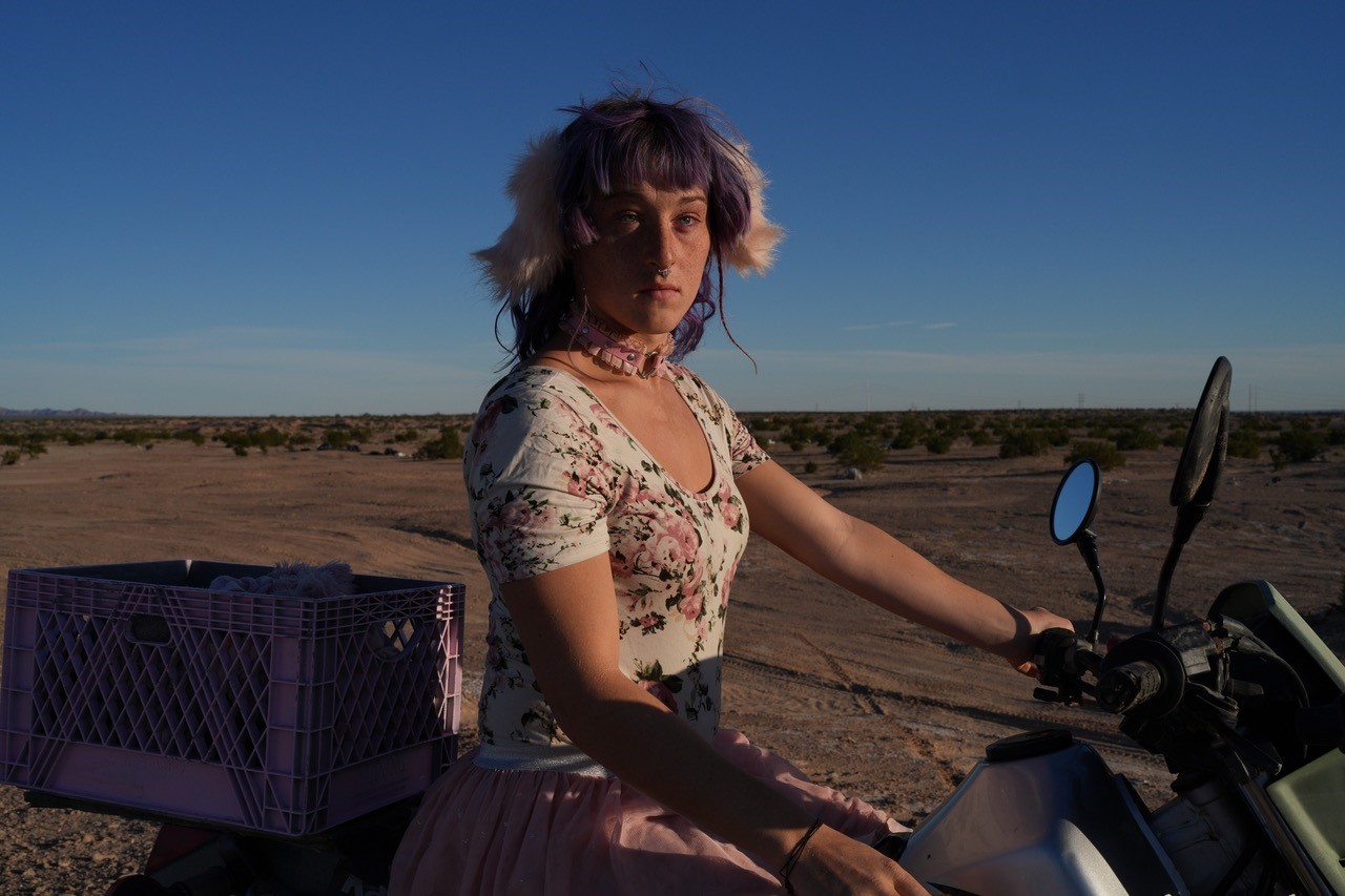 Barbarella, Slab City (USA), 2024 - Barbarella, Slab City (USA), 2024-  Photo  Laura Henno