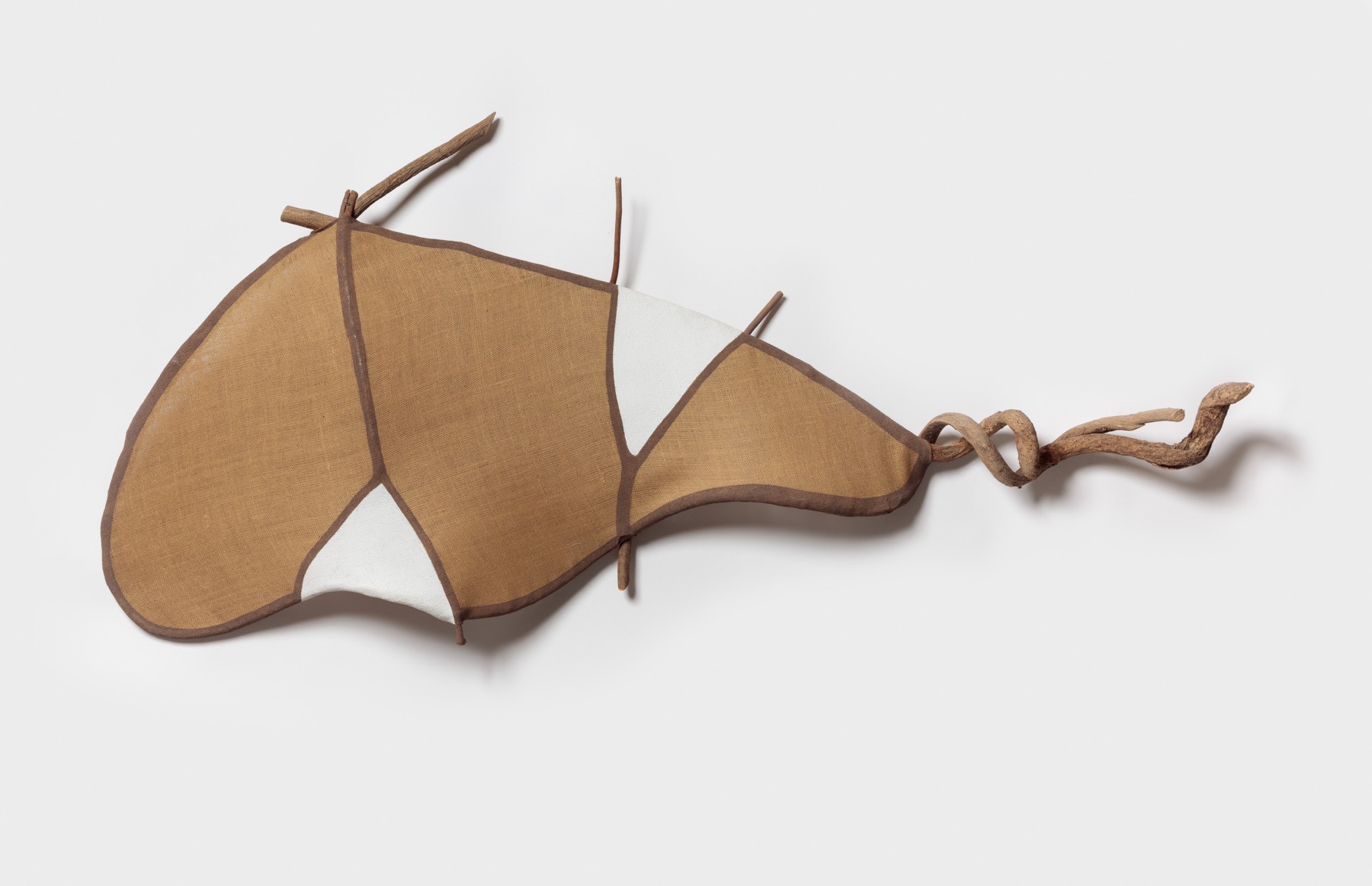 Sven Lukin -  Clown fish - 1990 - wood and canvas - 206 x 97cm 