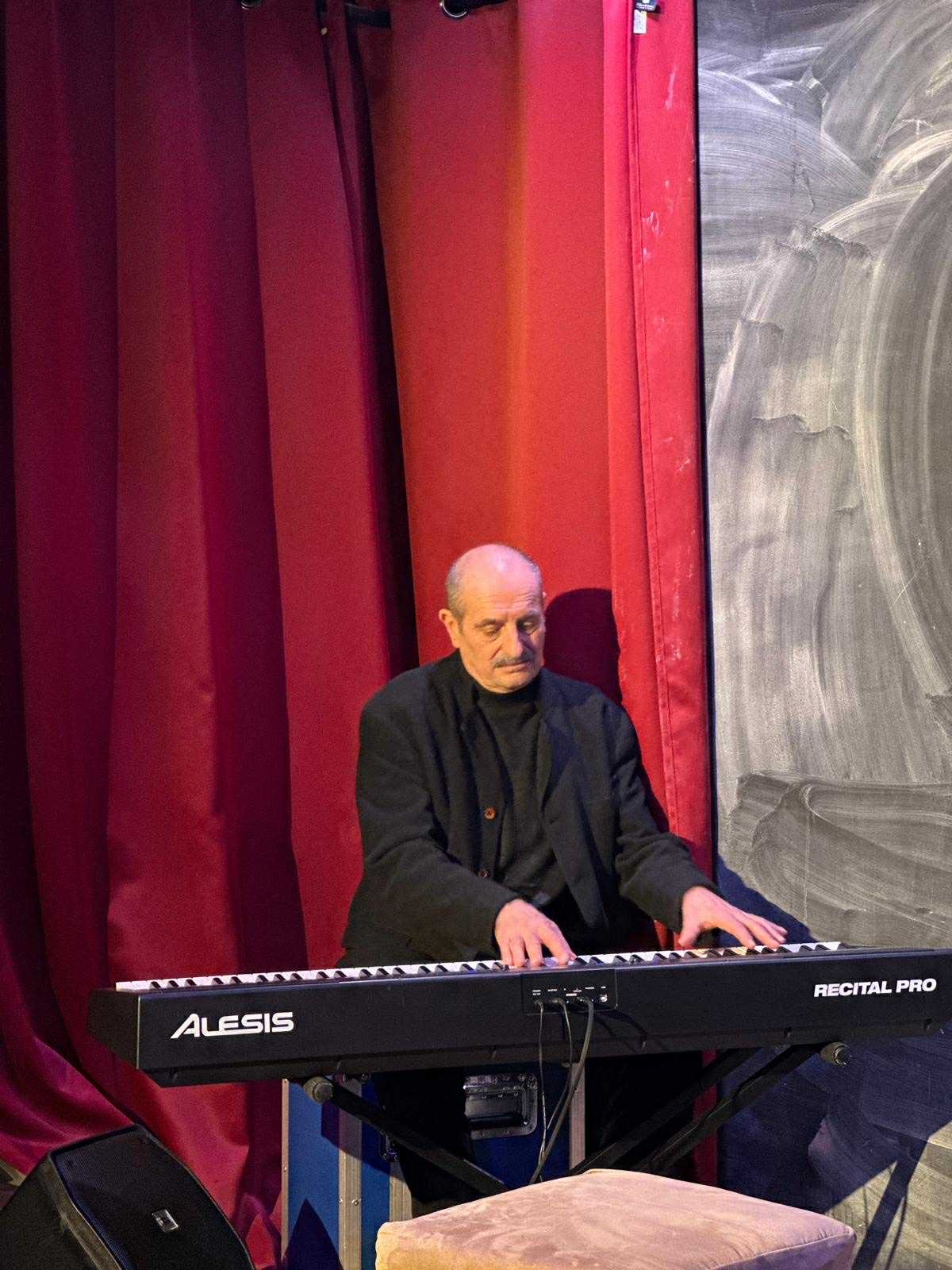 Entre nous - comédie musicale improvisée