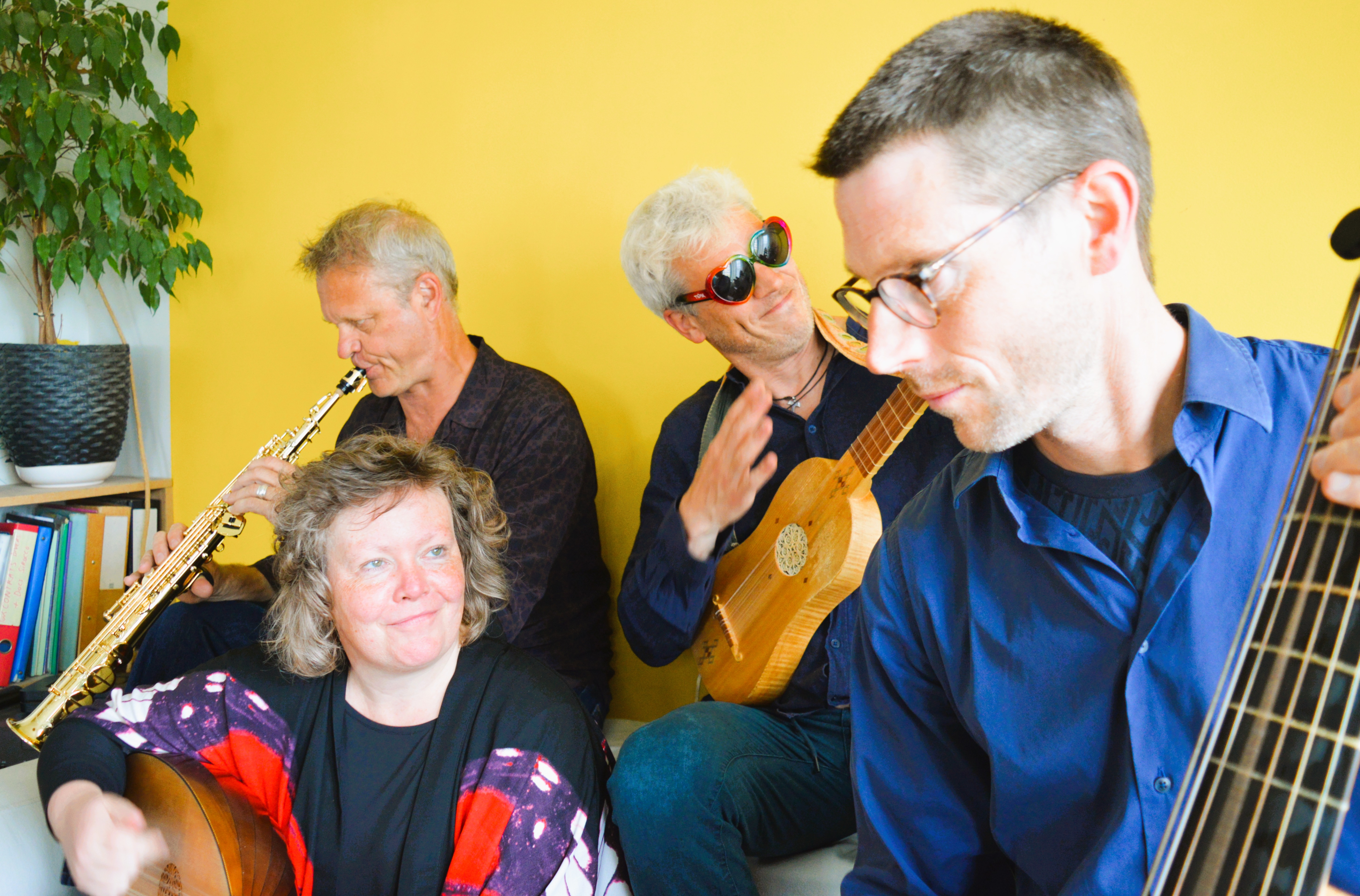 Resonance Renaissance - Demi Consort. Music between jazz and Renaissance